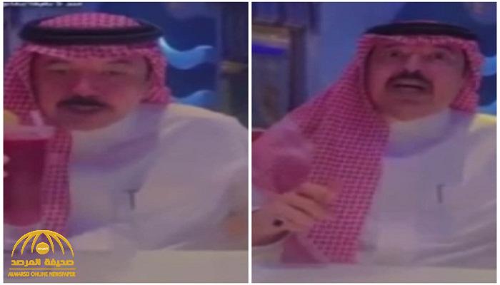 شاهد: الشاعر “بن حمري” يكشف عن الأموال والهدايا الضخمة التي تلقاها في زواجه.. وموثق الفيديو : “اللهم لا حسد” شاهد: الشاعر “بن حمري” يكشف عن الأموال والهدايا الضخمة التي تلقاها في زواجه.. وموثق الفيديو : “اللهم لا حسد”