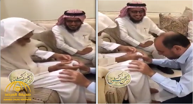 شاهد.. لقاء يجمع مدير مدرسة بطلابه بعد 40 عاماً في الخرج !