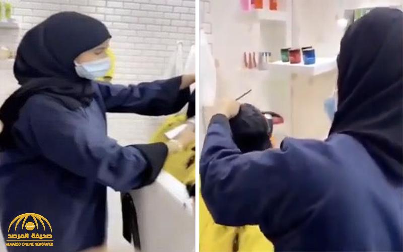 شاهد .. فتاة سعودية تعمل في صالون حلاقة بالطائف