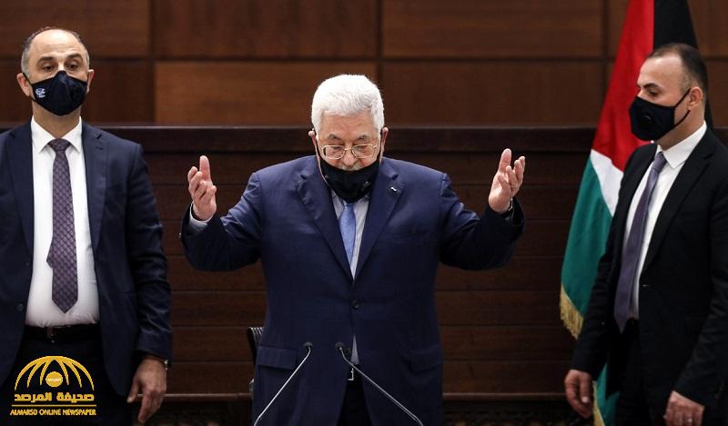 شاهد.. مسؤول فلسطيني يتطاول على دول الخليج في حضرة الرئيس "محمود عباس": احنا علمناهم القراءة والكتابة وكل شيء!