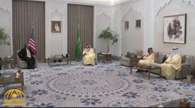 معلم يتفاجأ بلوحة رسمها في مكتب ولي العهد .. ويكشف قصتها (صورة)