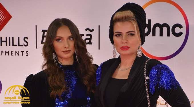 شاهد .. ملكة جمال المراهقات تشارك مع والدتها في مهرجان القاهرة السينمائي