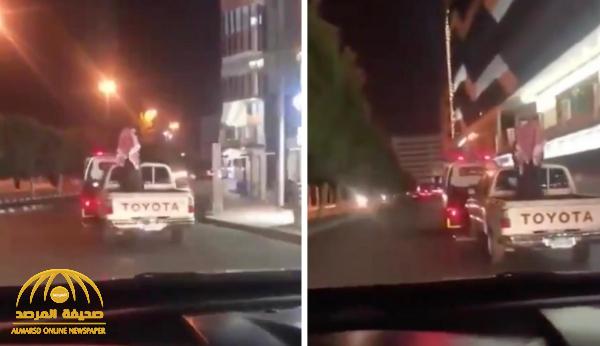 "ونش" يسحب مركبة مخالفة في الطائف.. شاهد ردة الفعل الغريبة من صاحب السيارة!