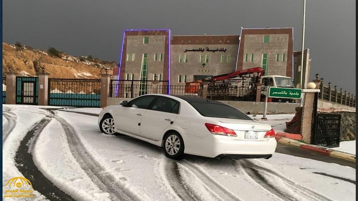 شاهد .. تساقط الثلوج بغزارة على محافظة "بللسمر" لأول مرة منذ 50 عاما
