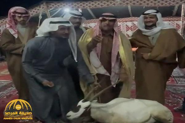 الكشف عن مفاجأة بعد التحقيق مع "عيال معيض" بشأن مقطع وليمة الغداء على "مها الوضيحي" النادر