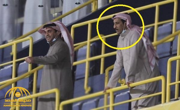 الكشف عن مصير مرافق "البلطان" الذي تلفظ على حسين عبدالغني من المدرجات أثناء مباراة "الشباب" و"النصر"