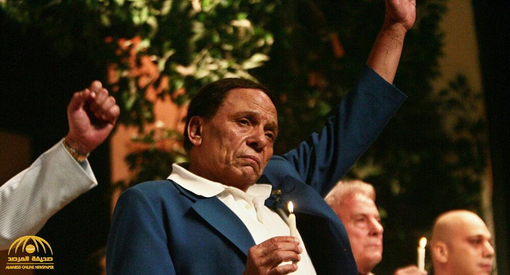 آخر مسرحيات عادل إمام تثير ردود فعل غاضبة.. وأحد الممثلين للجمهور:" تطاول قليل الأدب"