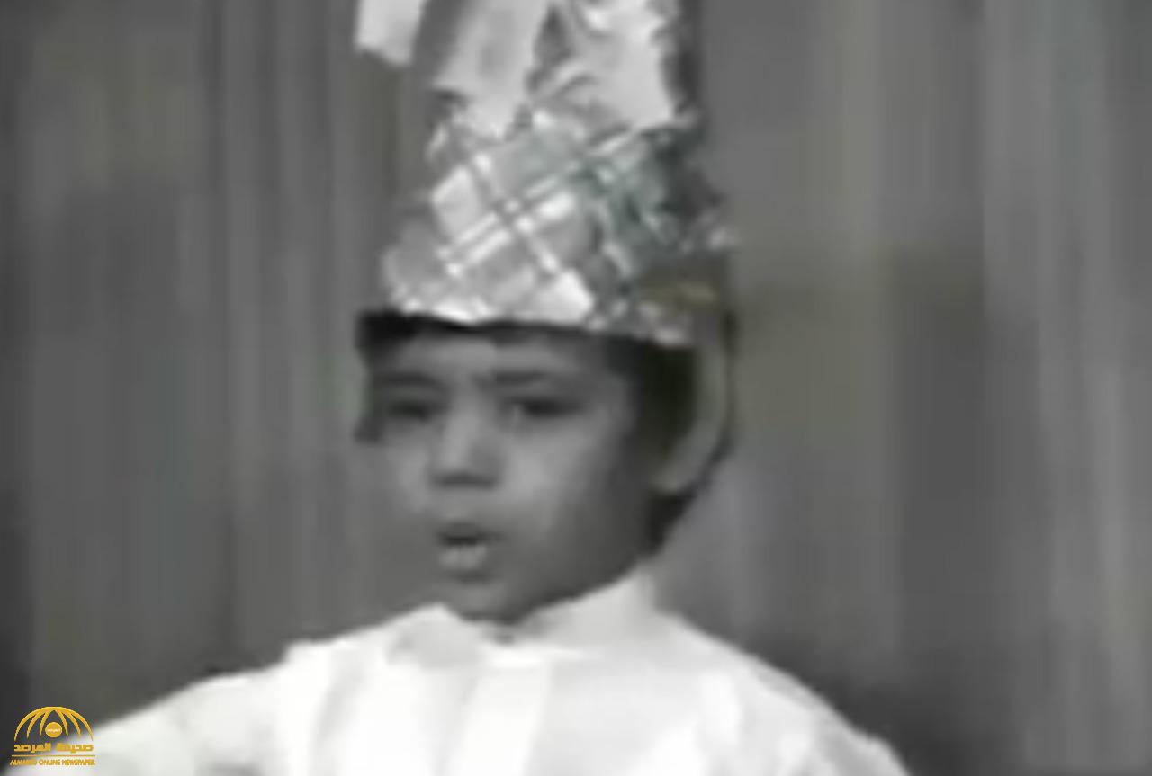 هل تذكرون الطفل الذي أنشد "كسر القارورة وكب الزيت" في الستينيات.. شاهدوا كيف أصبح الآن؟