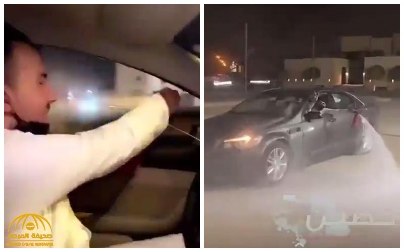 شاهد: شاب يفتح طفاية حريق من سيارته على طريق عام بالمملكة.. ويشعل غضب المغردين