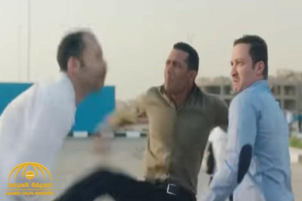 «لو محدش رباك أنا هربيك»..شاهد: محمد رمضان يرد بـ "ركلة" على عمرو أديب