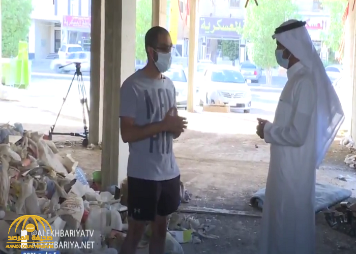 فيديو.. سعودي يطرد ابنه من المنزل ليصبح متسولا ومدمنا للمخدرات.. وهكذا أنقذه شاب بعدما وجده يعيش في خرابة