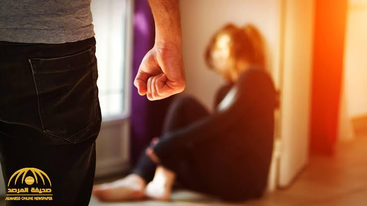 الإمارات.. رجل يعذب زوجته بسلك كهربائي ويحرقها ويجبرها على شرب البول