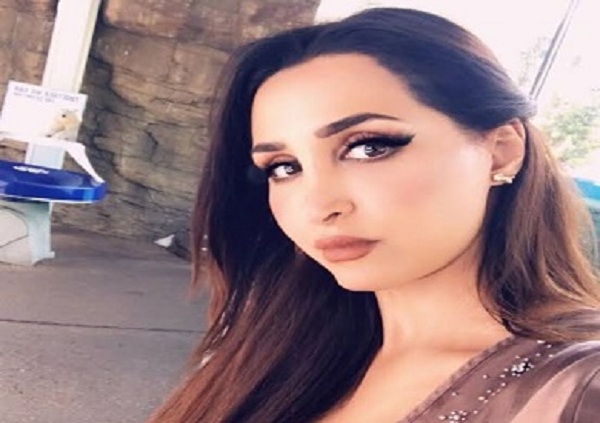 شاهد: هند القحطاني تفاجئ الجمهور بـ"لوك" جديد.. وتروي معاناتها مع المرض شاهد: هند القحطاني تفاجئ الجمهور بـ"لوك" جديد.. وتروي معاناتها مع المرض