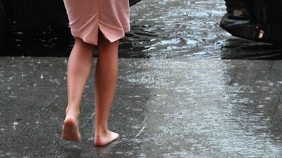 هذا ما يفعله المشي حافي القدمين في جميع أعضاء جسمك