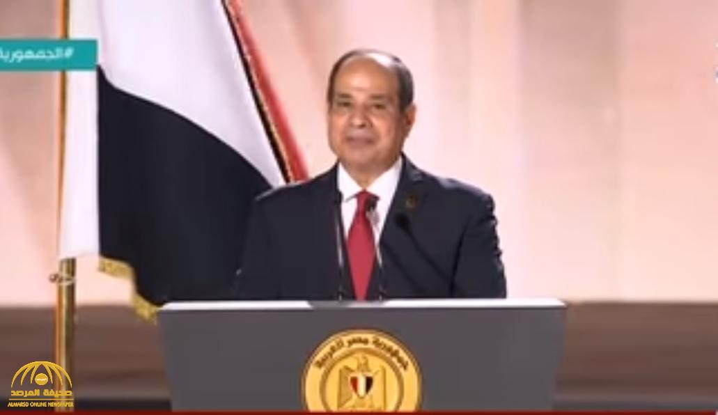 شاهد.. “السيسي”: “ربنا قالي هخلي معاك أكتر من الفلوس .. وريني هتعمل إيه”!