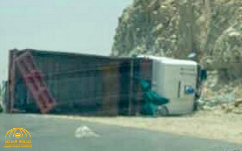 حادث مروري مروع بطريق "بيشة - سبت العلاية".. والكشف عن عدد الضحايا!