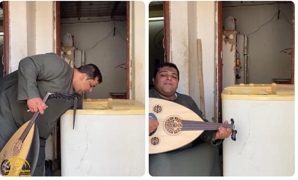 شاهد.. شاب سعودي يعزف العود ويغني مريت سوق الذهب  "والمروس" غسالة