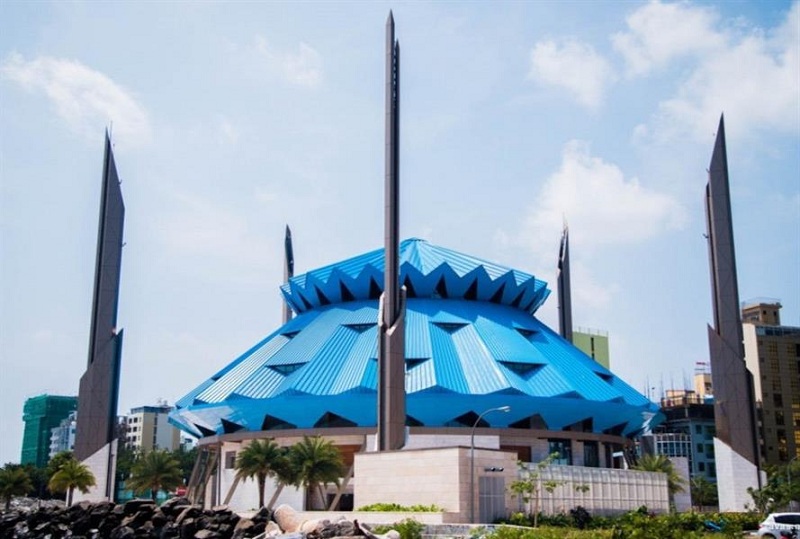 أكبر مساجد "المالديف".. شاهد: صور لمسجد الملك سلمان من الداخل