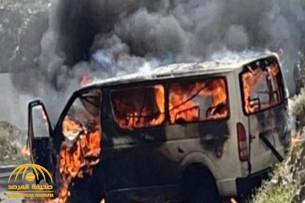 وفاة مواطن وإصابة 5 أشخاص .. تفاصيل احتراق حافلة "فرقة شعبية" في الريث بجازان