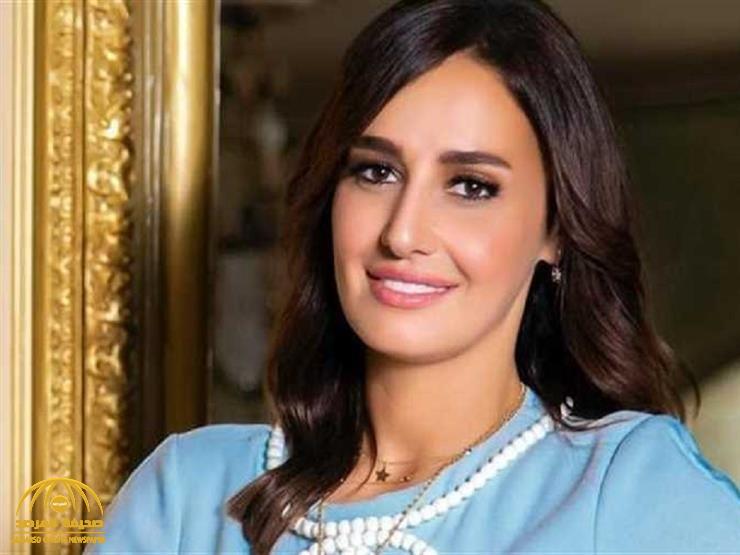 بعد غياب فترة طويلة.. شاهد: الداعية معز مسعود يفاجئ جمهوره بصورة جديدة مع زوجته الممثلة حلا شيحا بعد غياب فترة طويلة.. شاهد: الداعية معز مسعود يفاجئ جمهوره بصورة جديدة مع زوجته الممثلة حلا شيحا