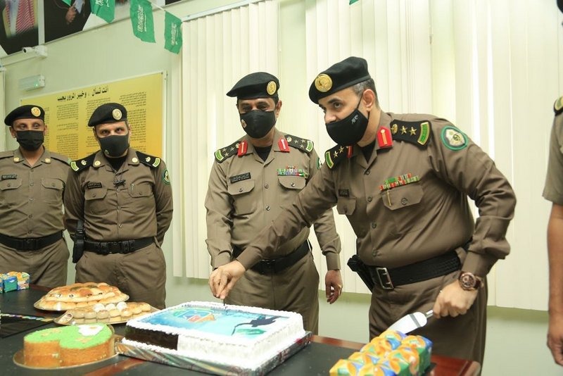 شاهد.. صور من احتفال مرور وسط جدة باليوم الوطني 91 للمملكة