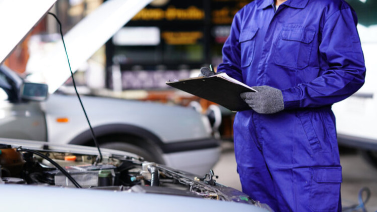 المرور : إلزام قائدي المركبات بإجراء الفحص الفني الدوري سنويًا.. وحالة استثناء واحدة