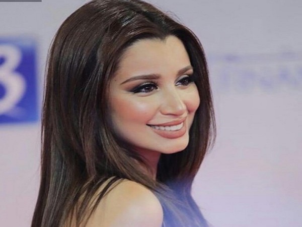 تفاصيل محاكمة الفنانة "سارة التونسي" في مصر ومطالبتها بتعويض قيمته 10 ملايين تفاصيل محاكمة الفنانة "سارة التونسي" في مصر ومطالبتها بتعويض قيمته 10 ملايين