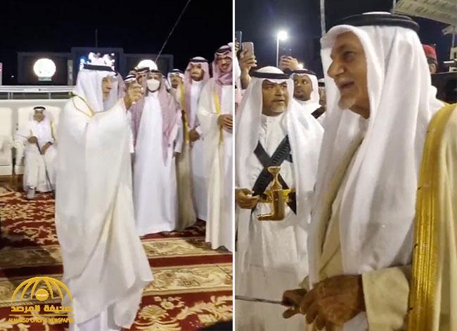 شاهد .. الأميران خالد وتركي الفيصل يؤديان «العرضة» بميدان الملك خالد للفروسية بالحوية