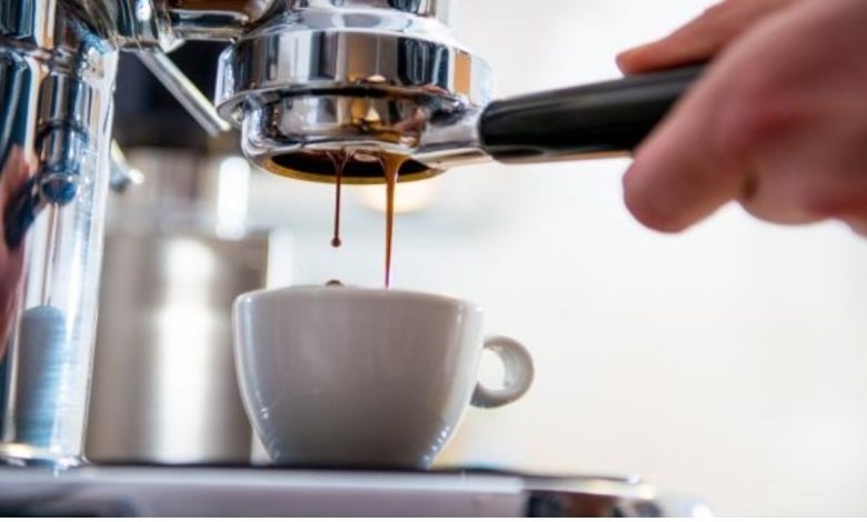 الإعلان عن بدء توطين أنشطة المطاعم والمقاهي والتموينات والأسواق المركزية .. والكشف عن النسبة والأنشطة المستثناة