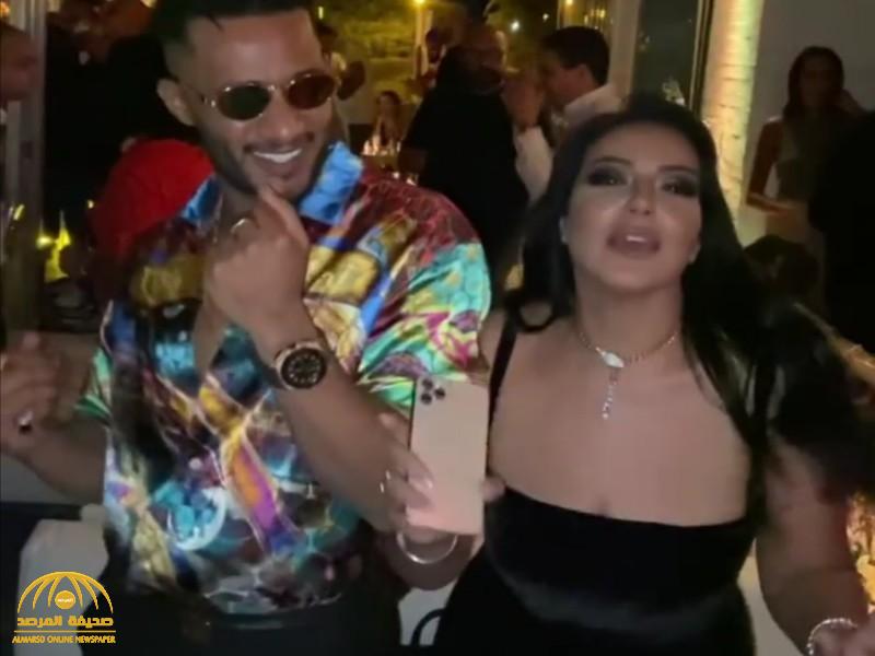 شاهد.. وصلة رقص مثيرة بين محمد رمضان و سمية الخشاب بملهى ليلي