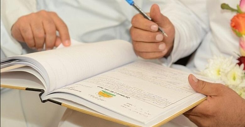 مأذون أنكحة يروي قصة غريبة حدثت له مع شخص زعم أنه رجل أعمال وطلب حضوره لعقد زواجه مسيارًا على امرأة مطلقة بجدة