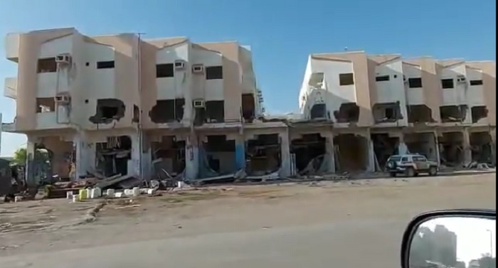 كان وكرًا للمخالفين والمجهولين.. شاهد: لقطات جديدة من عمليات إزالة "حي غليل" العشوائي في جدة