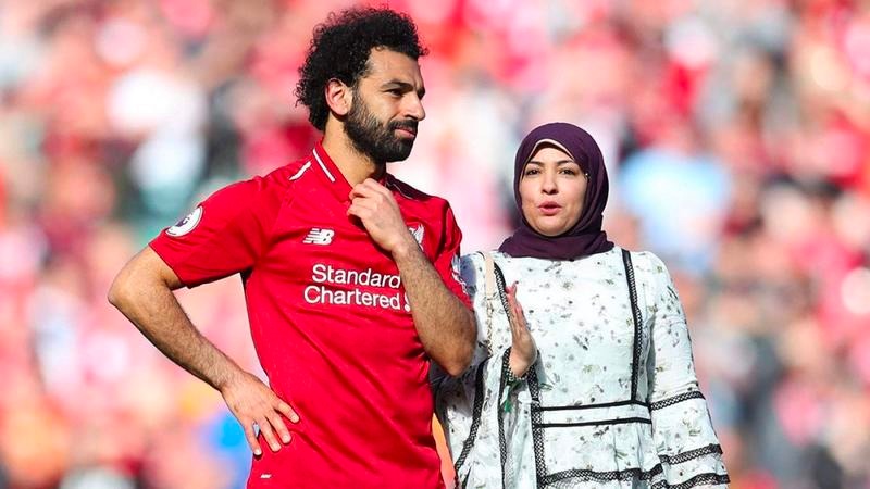شاهد: محمد صلاح يحتفل بالكريسماس مع عائلته