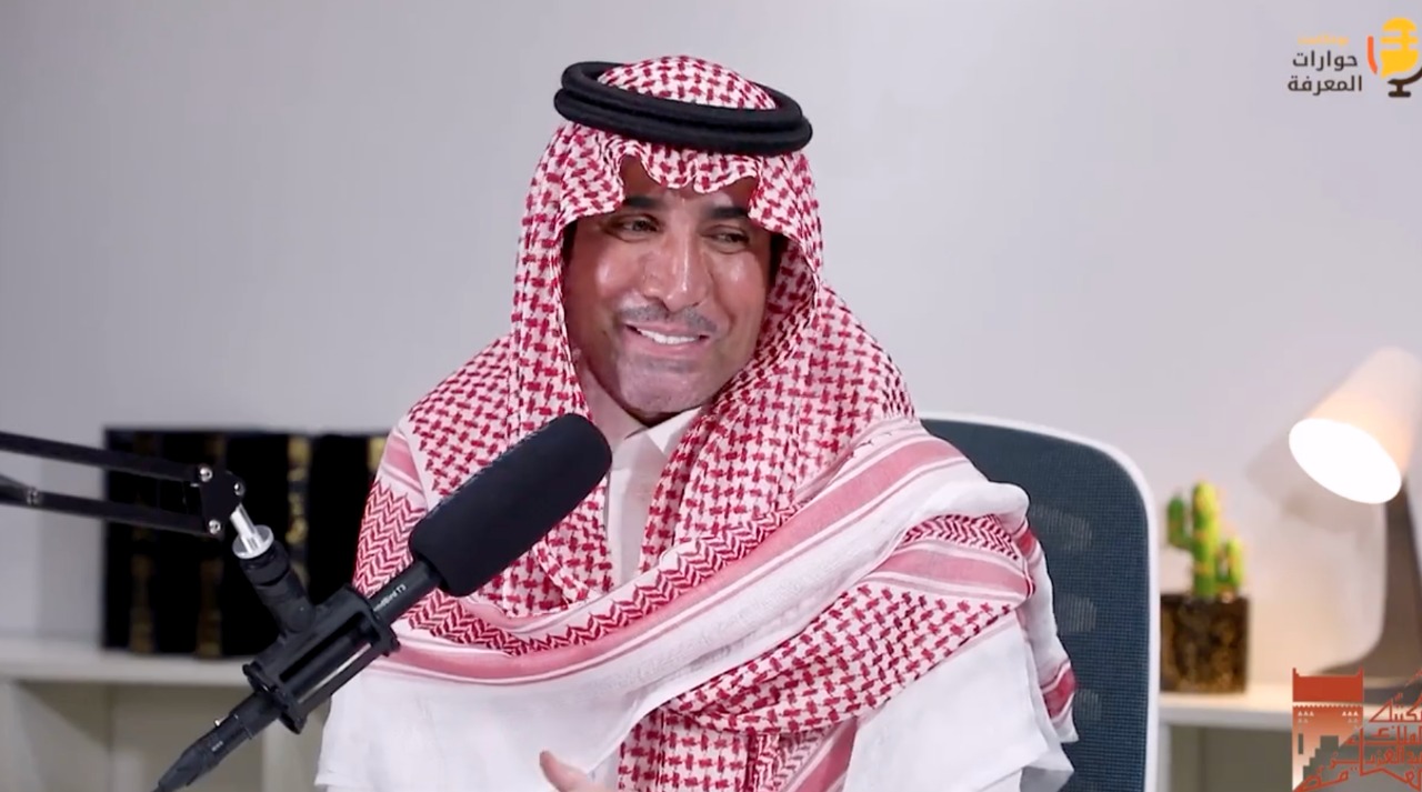 شاهد: الفنان فايز المالكي يروي موقف صادم حدث له مع تاجر نعته بـ"الشحاذ "وسط مجلس مليء بالضيوف!