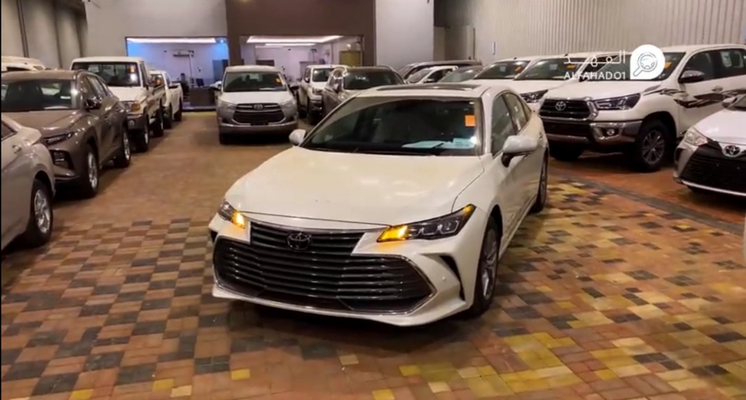 شاهد: وصول سيارة "أفالون" 2022 للمملكة.. تعرف على مواصفاتها وسعرها شامل الضريبة