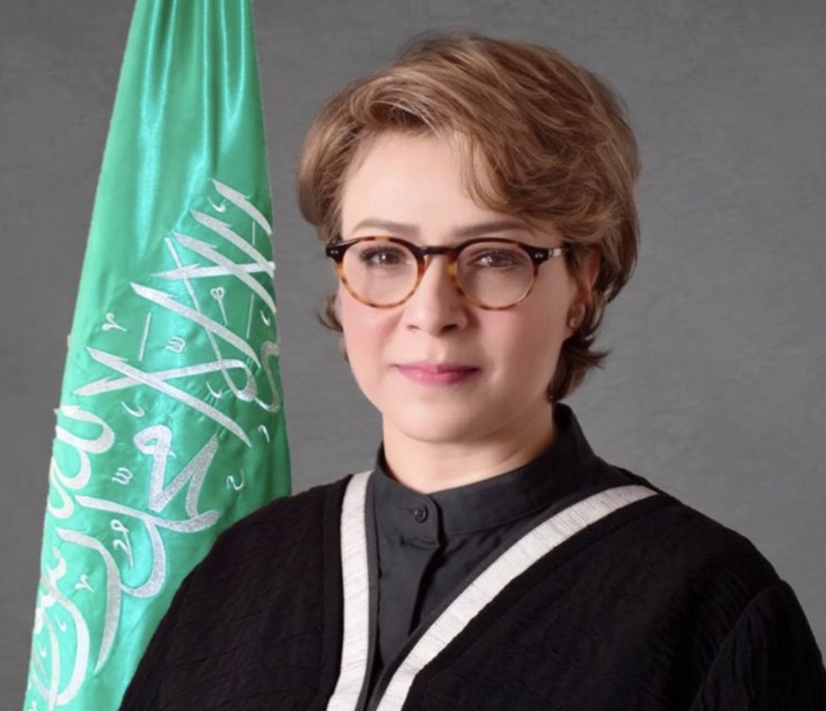 عالمة الرياضيات مناهل ثابت تحصل على الجنسية السعودية عالمة الرياضيات مناهل ثابت تحصل على الجنسية السعودية