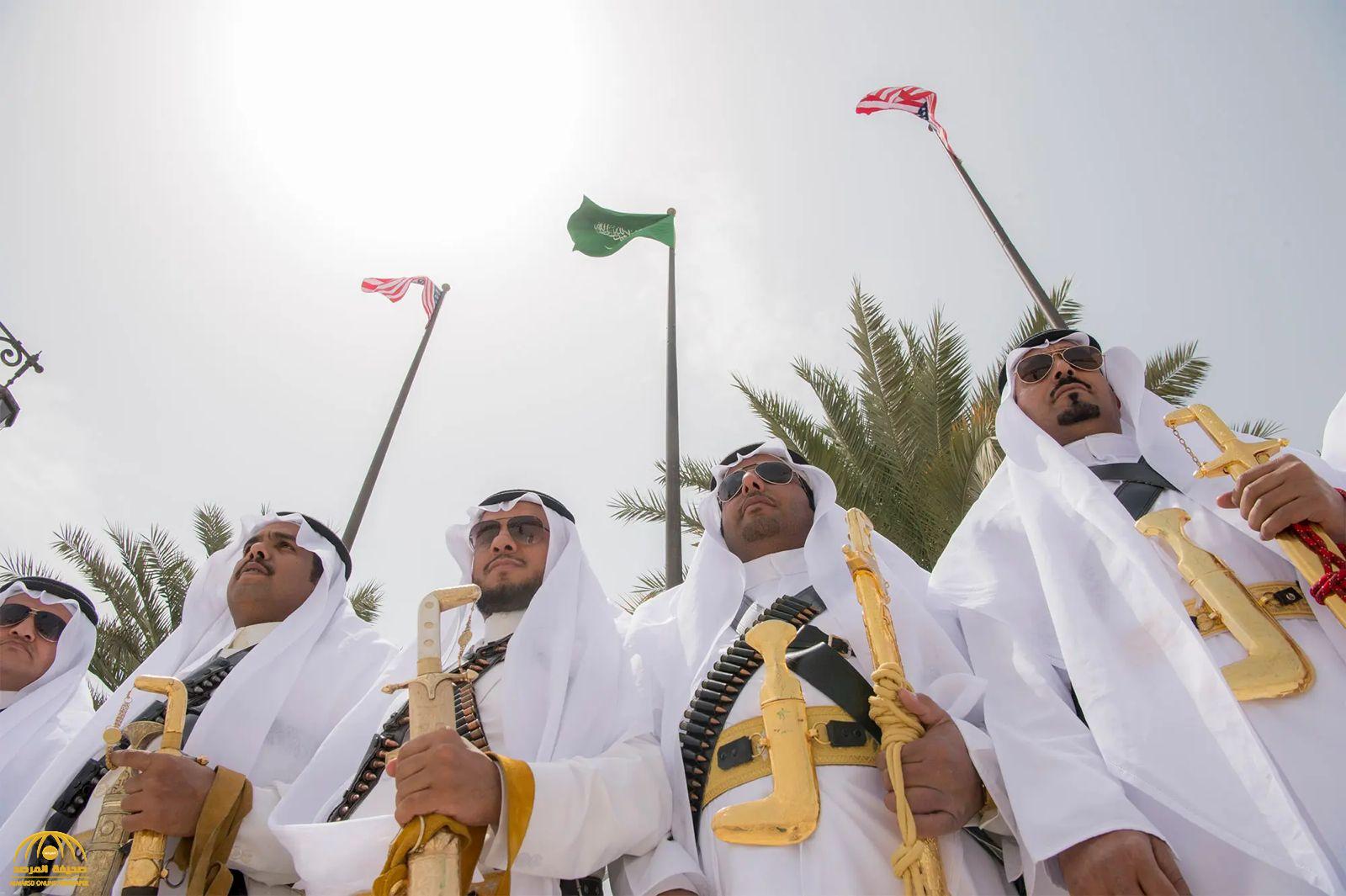 نراهم في الصور الملكية.. شاهد: ما هي وظيفة "الخويا" الذين يرافقون الملك طوال الوقت.. وهذا ما يتسلمونه في المناسبات الخاصة