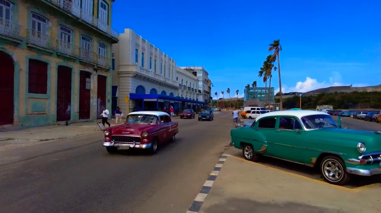 شاهد.. مشهور سناب "ثواب السبيعي" يوثق فيديو من داخل أكثر دولة محاصرة في العالم وتوقفت عن النهضة منذ عام  1961