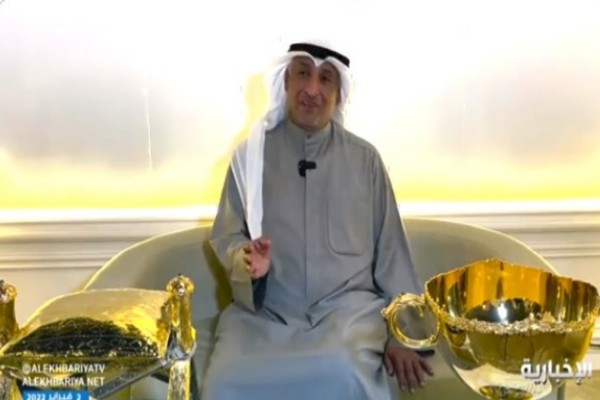 بعد فوزه بكأس "الشداد"..  شاهد.. "الدبوس" يوضح ما طلبه ابنه من ولي العهد أثناء التكريم