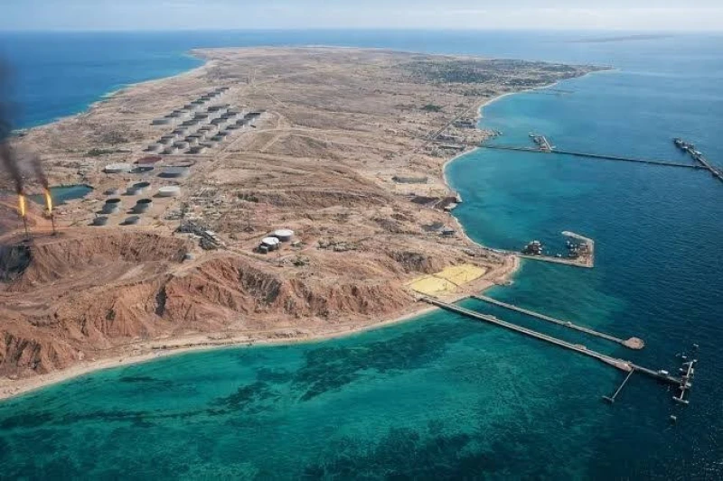 النفط تحت النار.. تقارير تكشف سيناريو أميركي يهدد شريان إيران في جزيرة خرج