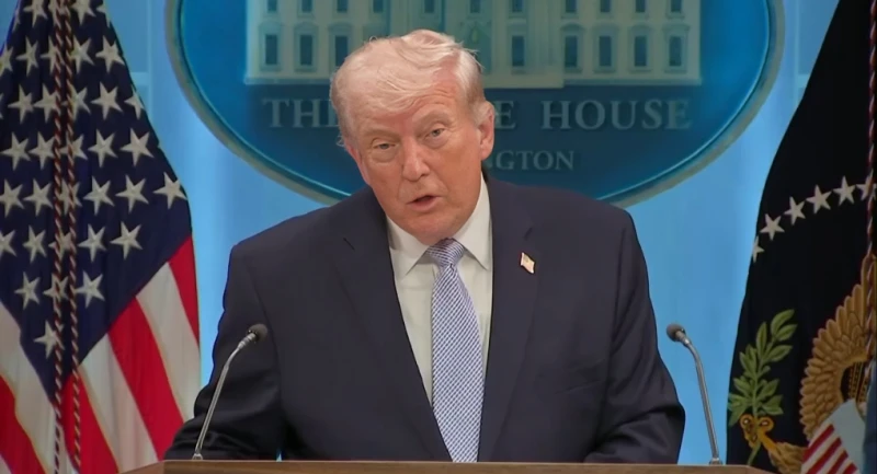 بالفيديو..ترامب يكشف تفاصيل إنقاذ الطيار الأمريكي الذي سقطت طائرته في إيران وعدد الطائرات المشاركة وكيف نجا رغم إصابته