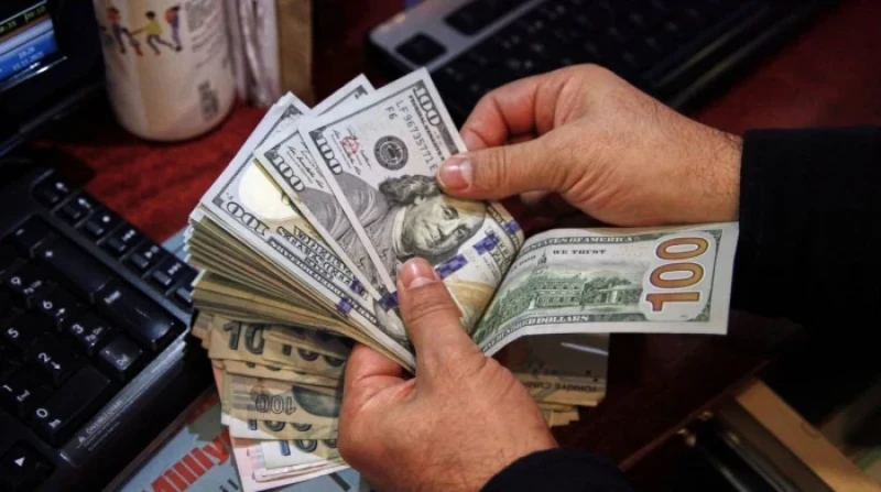 ارتفاع مفاجئ للدولار أمام الجنيه في مصر.. والكشف عن سعره