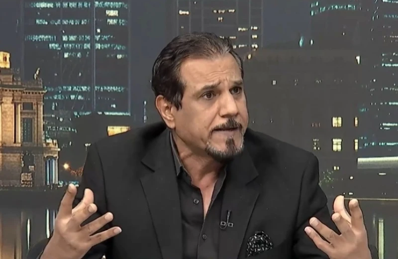 «أنفضحنا.. هزيمة مذلة».. بالفيديو: محلل رياضي عراقي ينفعل على الهواء بعد خسارة العراق بخماسية أمام السنغال