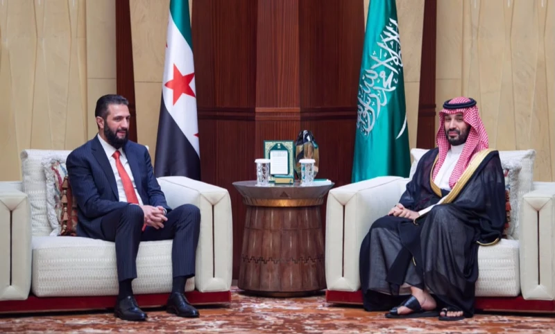 الرئاسة السورية تكشف تفاصيل مباحثات الشرع مع ولي العهد الأمير محمد بن سلمان